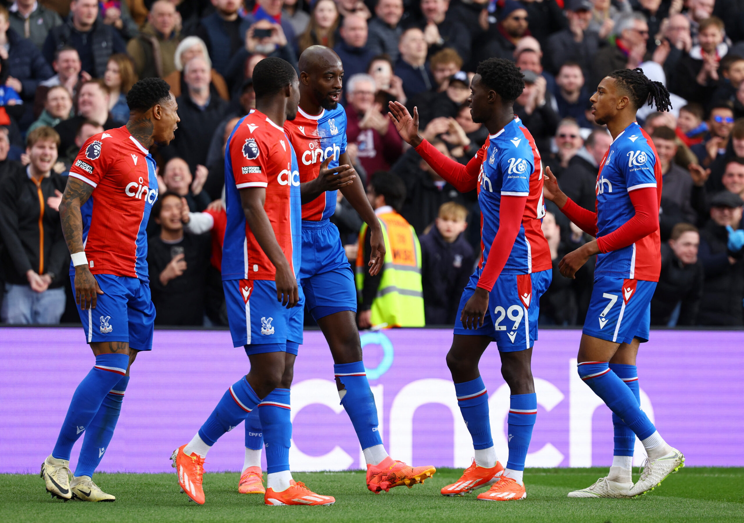 Entspanntes Duell Zwischen Crystal Palace Und West Ham